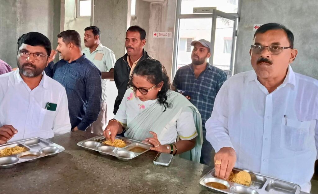 ಮೂಡಿಗೆರೆ ; ಇಂದಿರಾ ಕ್ಯಾಂಟೀನ್ ಗೆ ಶಾಸಕಿ ನಯನ ಮೋಟಮ್ಮ ಭೇಟಿ ; ವ್ಯವಸ್ಥೆ